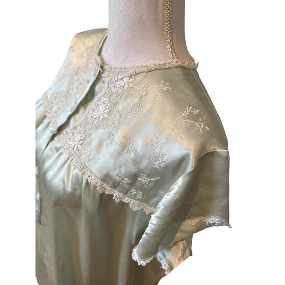 Vintage Oscar de la Renta Lace Trim Modest nightgown Celery Green - Picture 6 of 7